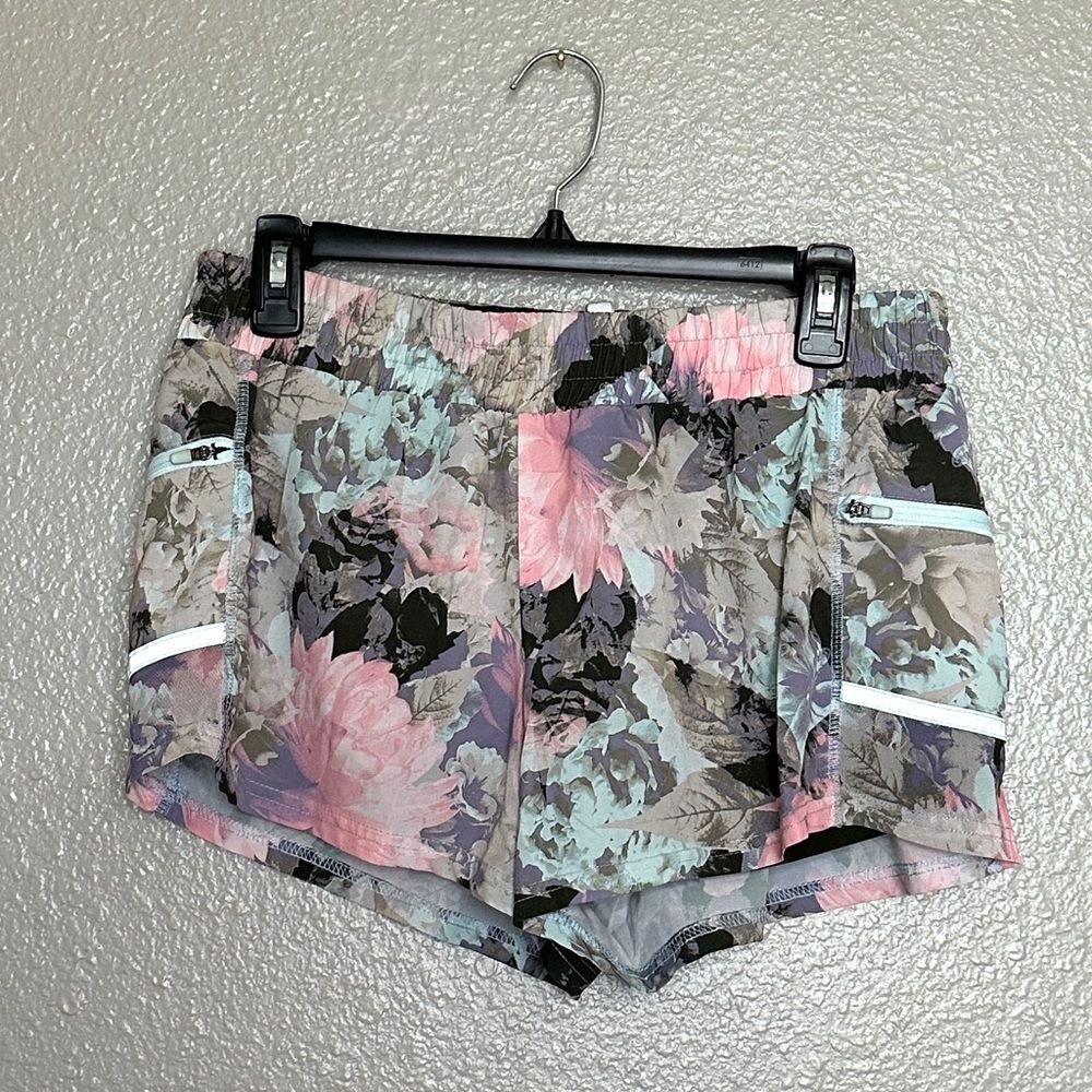 Fabletics Maggie Secret Garden Shorts Floral Medium